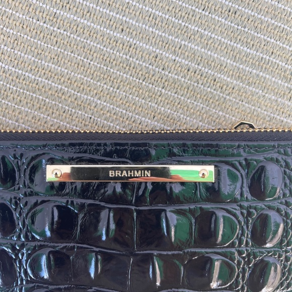 BRAHMIN Black Leather Wallet - Croc embossed. Gold zippers and Brahmin logo - Picture 3 of 13